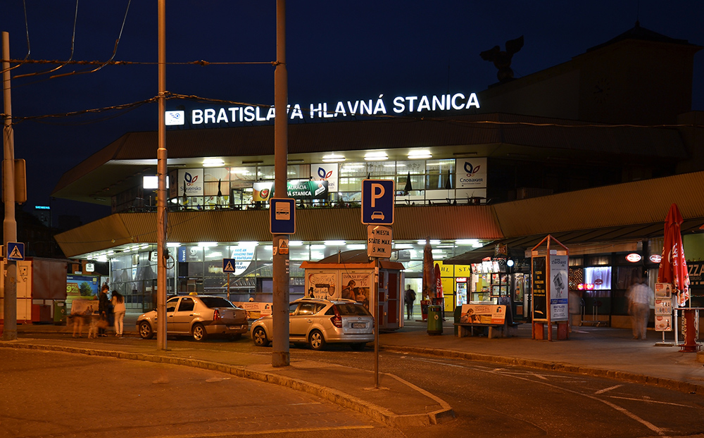 Hlavná stanica v Bratislave sa stala terčom vulgárneho vandala!
