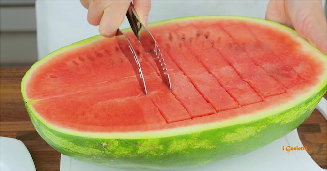 Ako perfektne a rýchlo narezať melón?