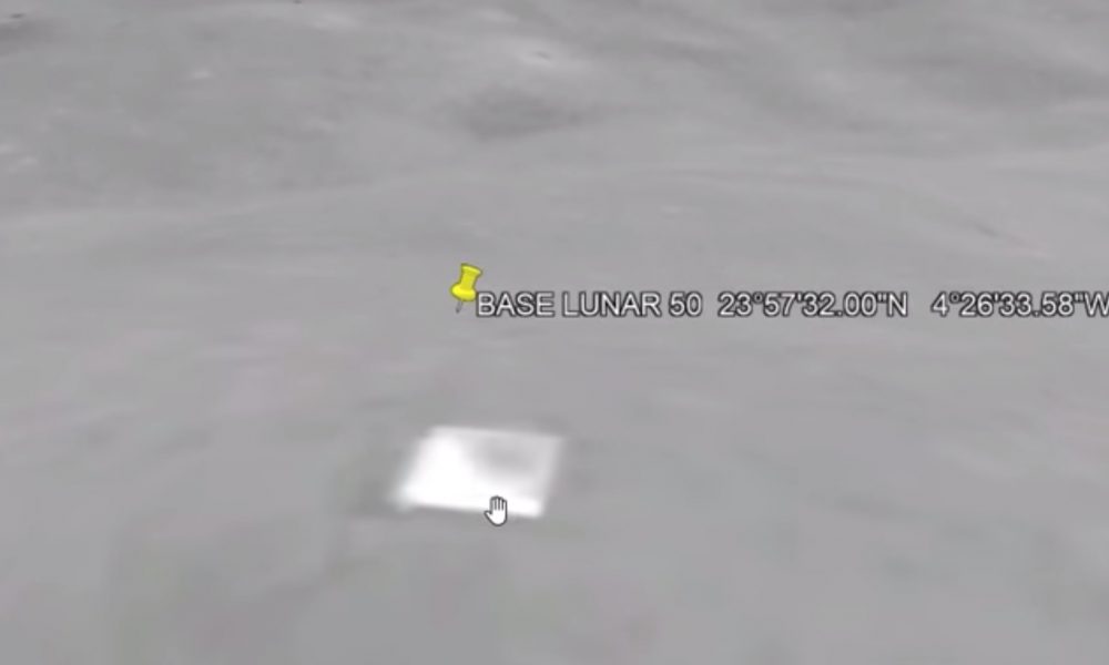 Používatelia Google Earth našli nezvyčajný objav: 200 metrov vysokú pyramídu na Mesiaci