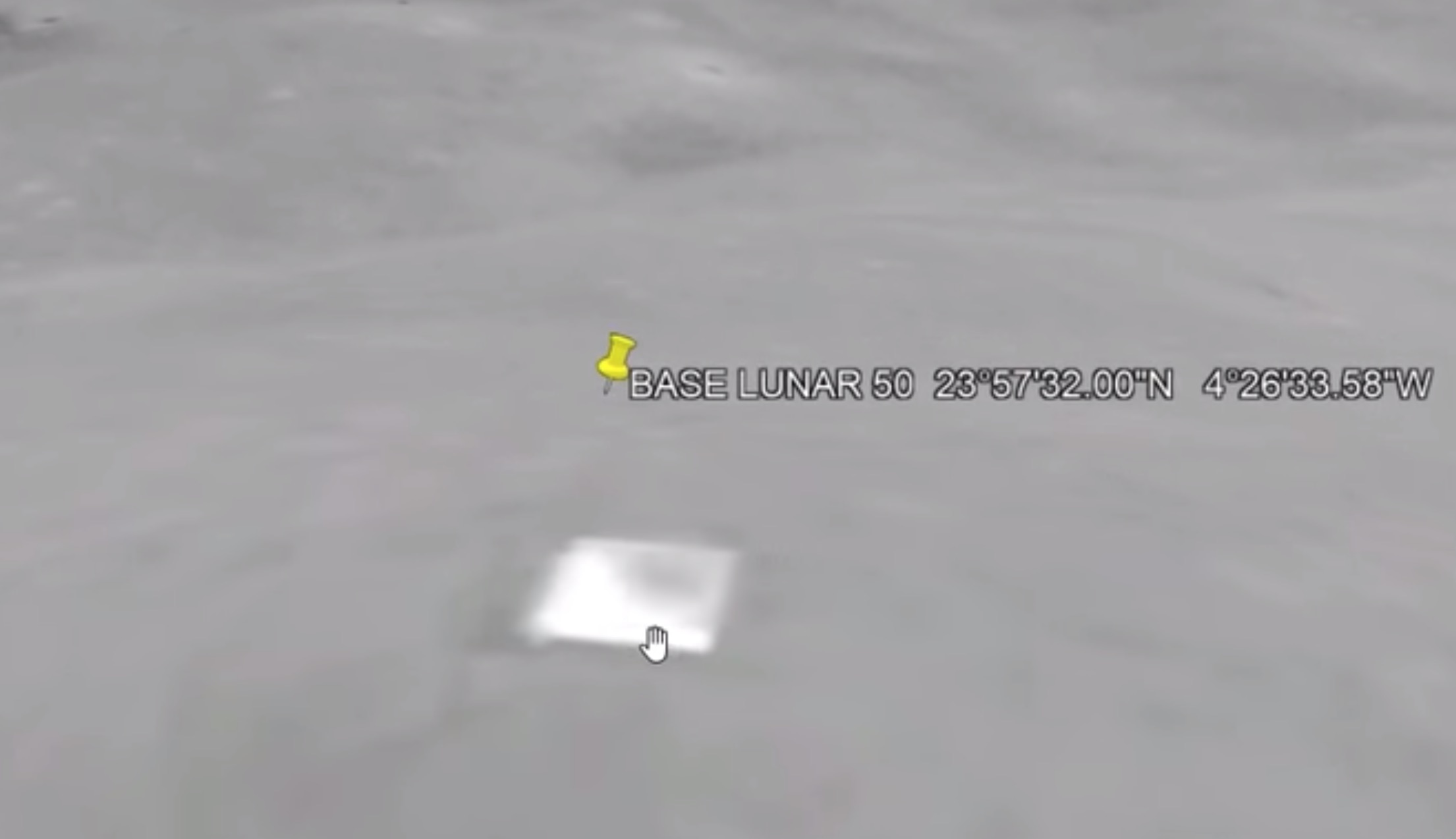 Používatelia Google Earth našli nezvyčajný objav: 200 metrov vysokú pyramídu na Mesiaci