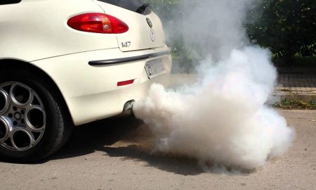 Čo hovorí dym z výfuku o stave motora? Rozhoduje farba