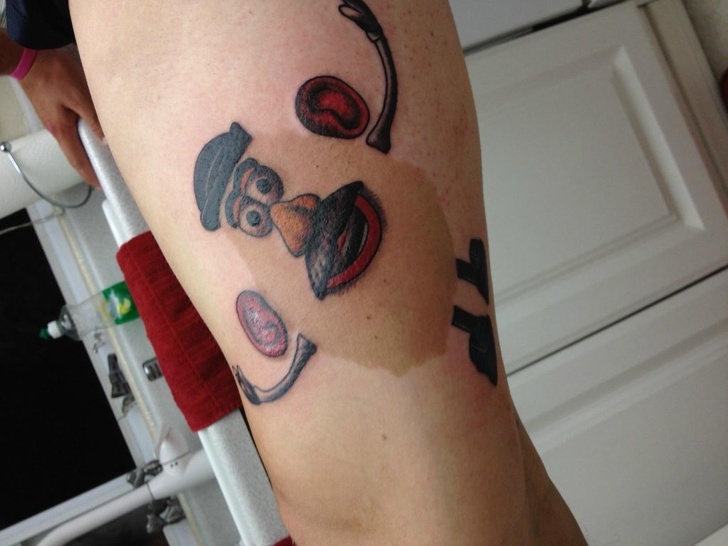 21 tetovaní, ktoré zmenili nedostatky na pokožke na umelecké diela