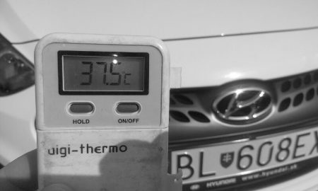 Ničia vás horúčavy? Čierne a biele auto majú rozdiel viac než 11 °C!