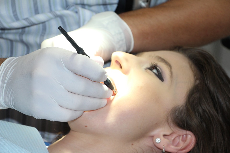 bezbolestné trhanie zubov