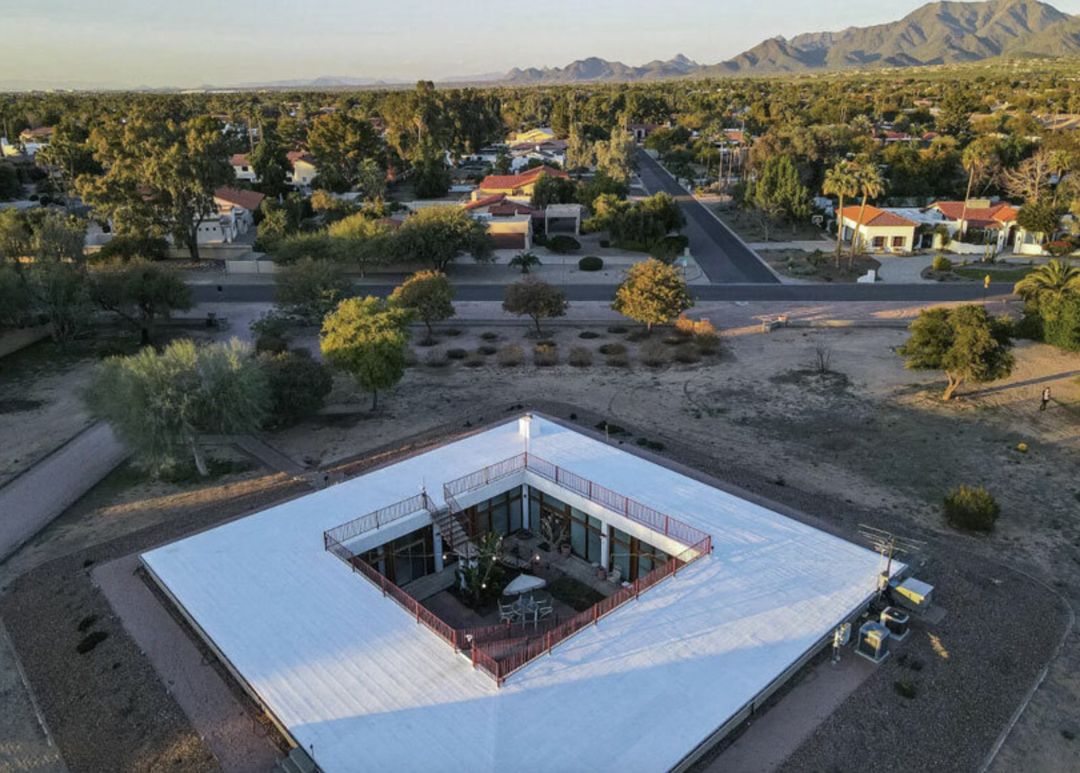 futuristické bunkre